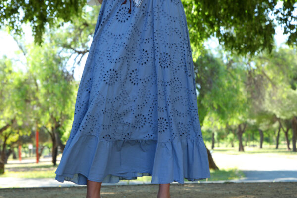 FALDA PERFORADA ADRIANA AZUL DUCADO