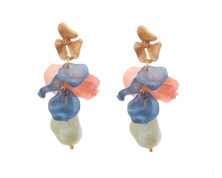 Pendientes de pétalos y piedras nácar en azul, verde jabonoso y rosa palo con cabezal de hojas - Imagen 1