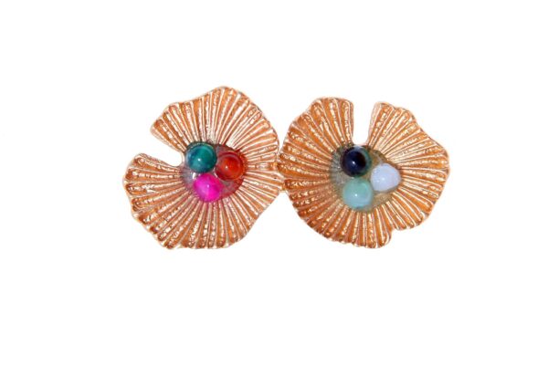 Broche dorado de nenúfar con bolas de piedra Ágata en multicolor