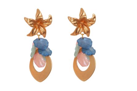 Pendientes de lágrima de oro con pétalos en colores azul, rosa y verde jabonoso con cabezal de flor - Imagen 1