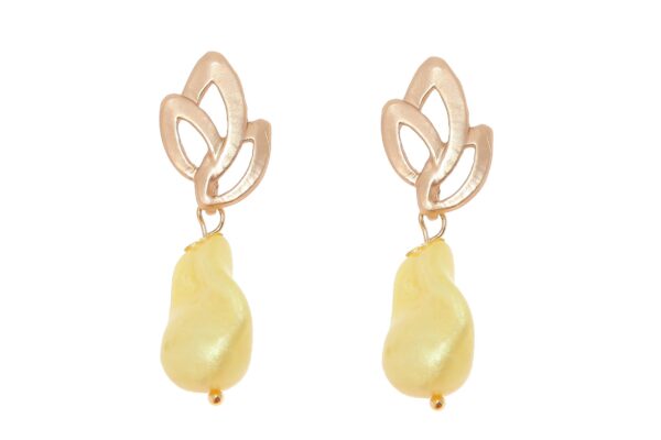Pendiente de piedras nácar amarillo con cabezal de hojas