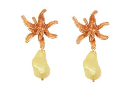 Pendiente de piedras nácar amarillo con cabezal flor - Imagen 1