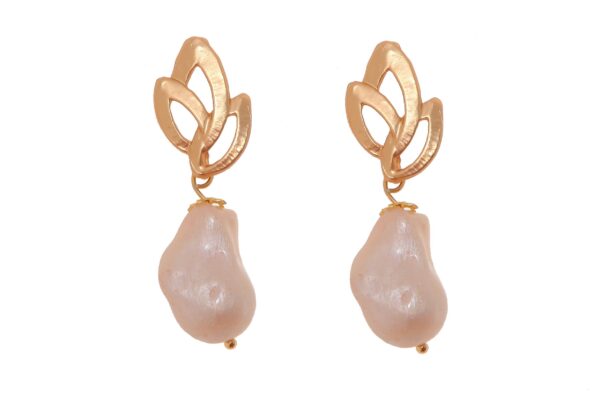 Pendiente de piedras nácar beige con cabezal de hojas