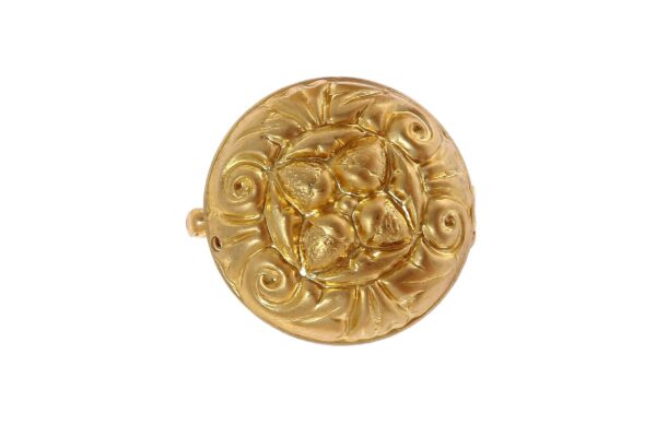 Broche dorado con botón decorado