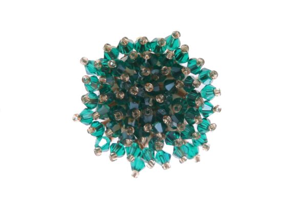 Broche con apliques de cristal en color verde