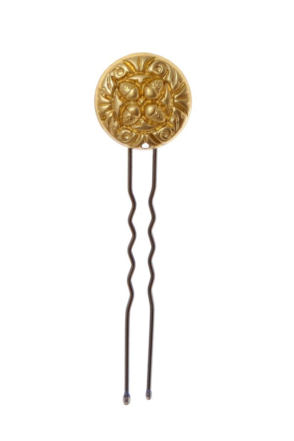 Horquilla dorada con botón decorado pequeño