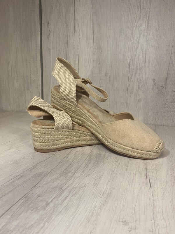 Espartos color beige con cuña