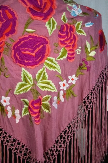Mantón en tono Maquillaje en seda - Imagen 2