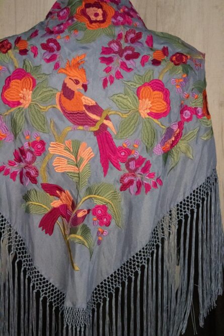 Mantoncillo Valentina de seda ducado antiguo bordado multicolor - Imagen 2