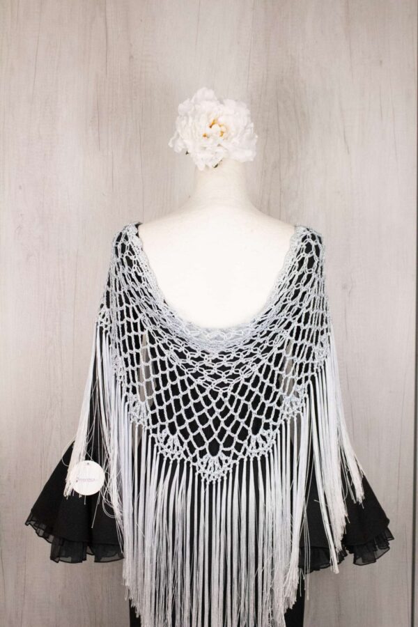 Mantón enrejado celeste