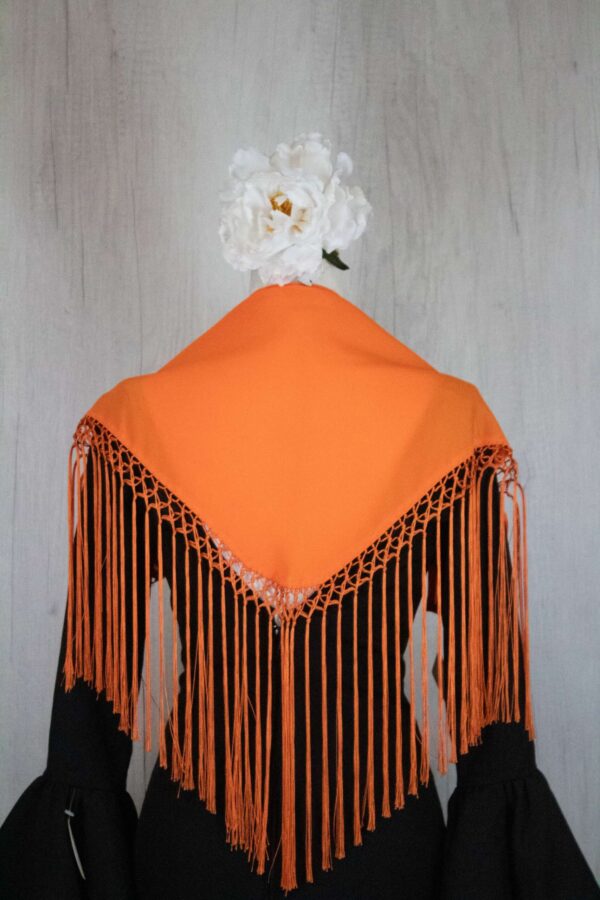 Mantón niña naranja