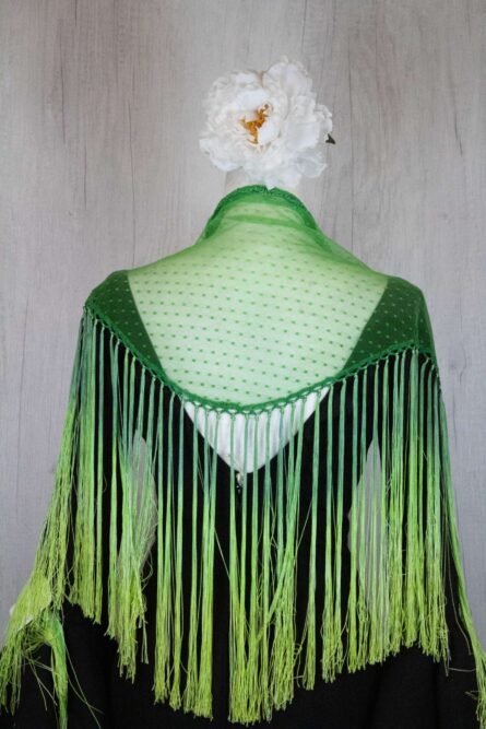 Mantón plumeti verde fleco degradado - Imagen 1