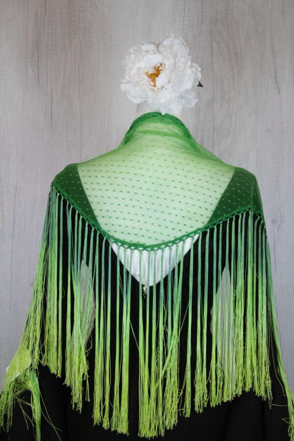 Mantón plumeti verde fleco degradado