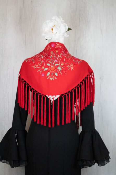 Mantón niña rojo bordado Mantón niña rojo bordado - Imagen 2