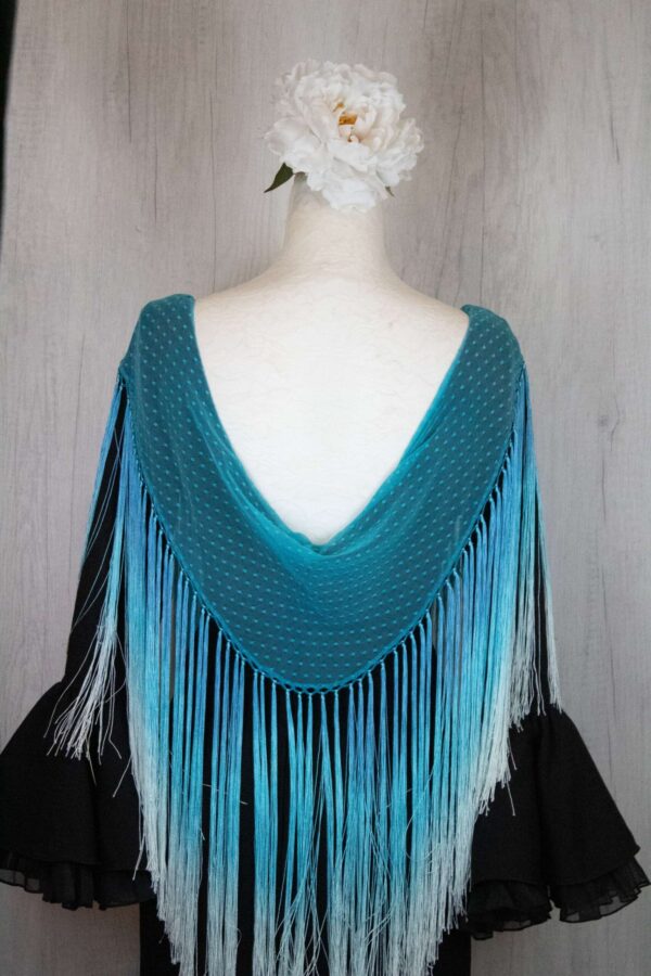 Mantón plumeti azul fleco degradado