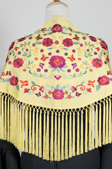 Mantón Carmen Amarillo Pastel - Imagen 2