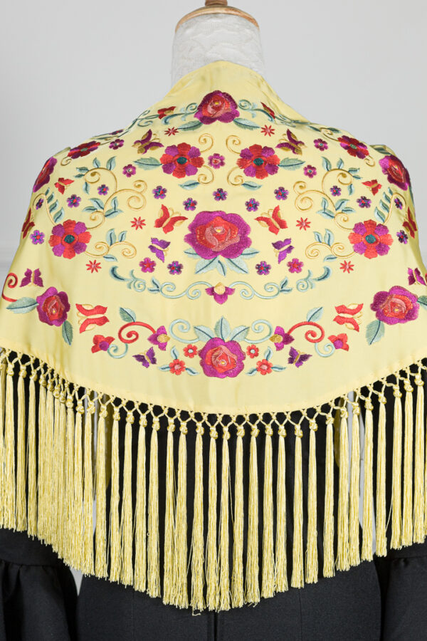 Mantón Carmen Amarillo Pastel