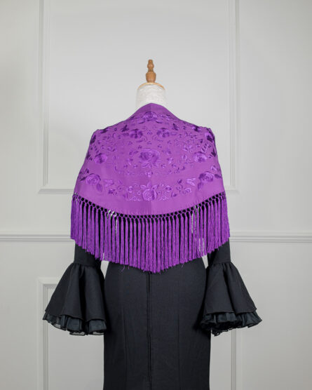 Mantón Carmen Morado bordado en su tono - Imagen 1