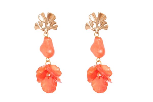 Pendientes de pétalos y piedras nácar en color naranja con cabezal de hojas