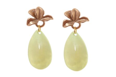 Pendiente de flamenca de lágrima de piedra cristal color verde pistacho con cabezal de hojas - Imagen 1