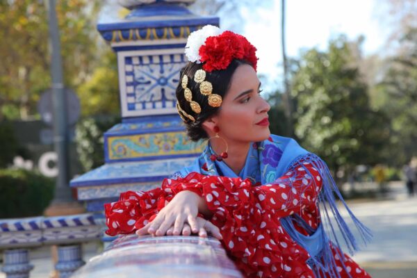 Pendiente de flamenca aro mediano piedras nácar color rojo y negro
