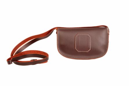 Bolso-bandolera rociero de piel color Engrasado con fondo Beige - Imagen 2