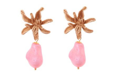 Pendiente de piedras nácar rosa palo con cabezal flor - Imagen 1