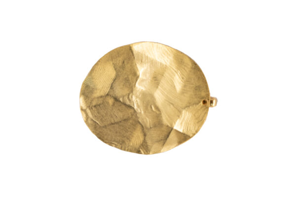 Broche redondo con acabado dorado martillado