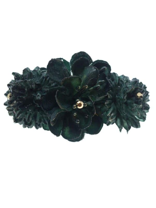 Broche de flamenca con flores de tela verde oscuro con reflejo dorado