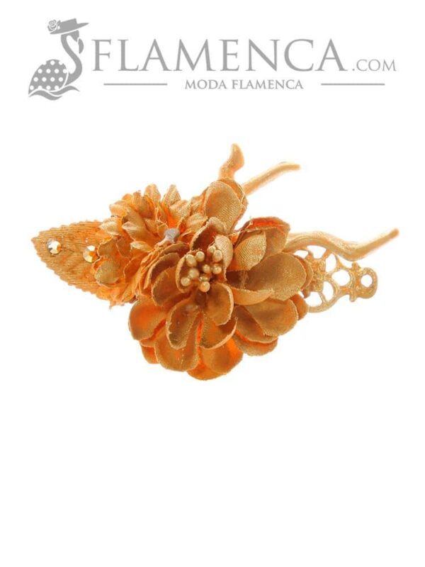 Broche de flamenca de flores de tela ocre con reflejos oro    