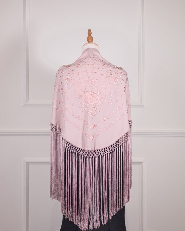 maf195-3 Mantón Alma rosa bebé bordado en su tono