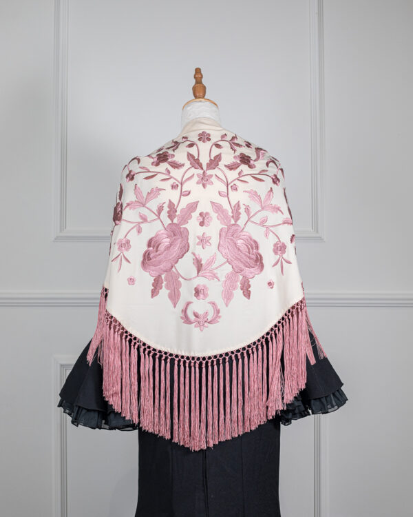 Mantón Amara nude bordado en rosa palo