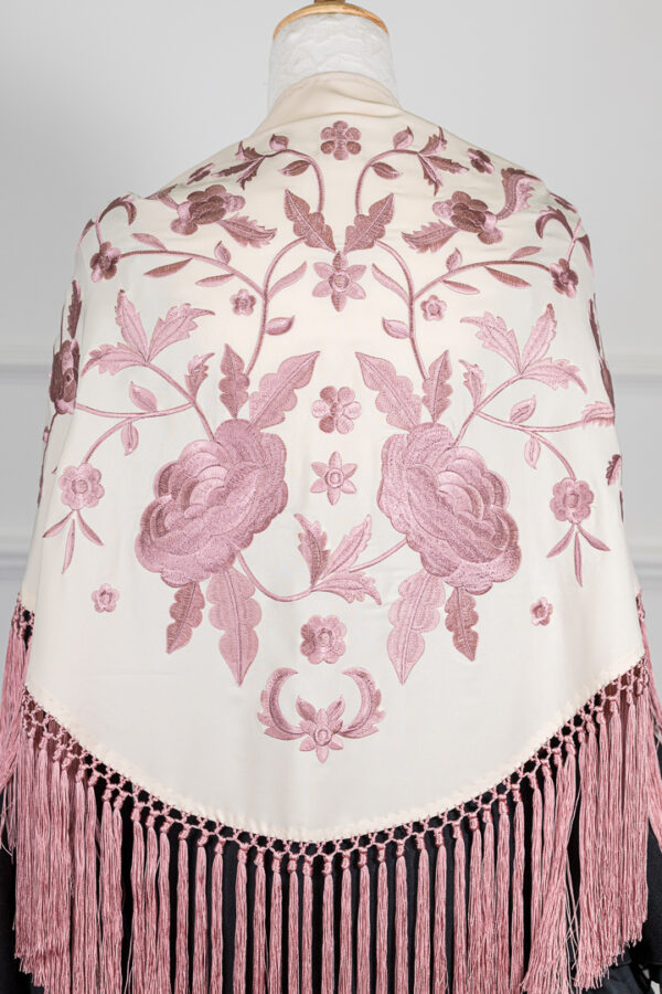 Mantón Amara nude bordado en rosa palo