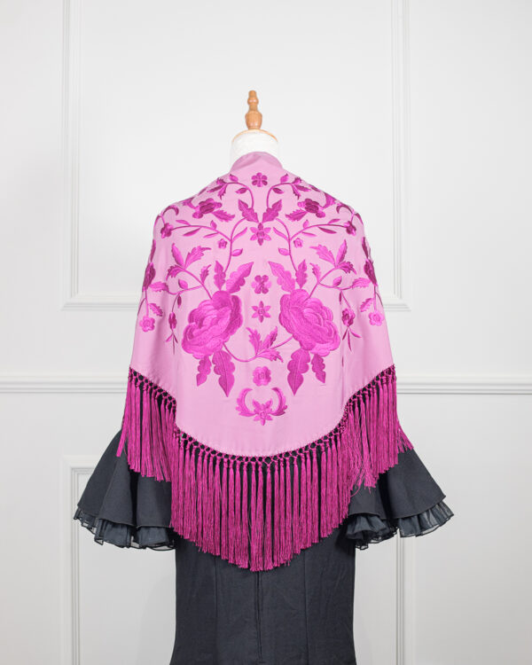 maf214-1 Mantón Amara Rosa bordado en Frambuesa