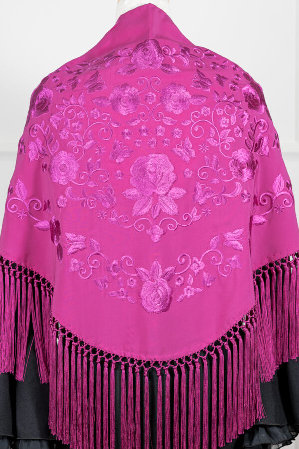 Mantón Rubí Fucsia bordado en su tono