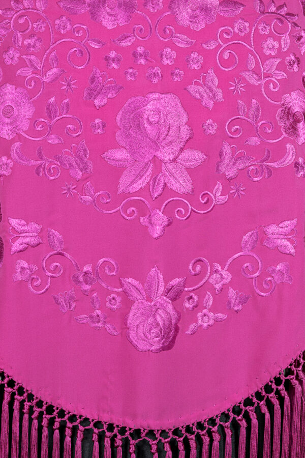 Mantón Rubí Fucsia bordado en su tono