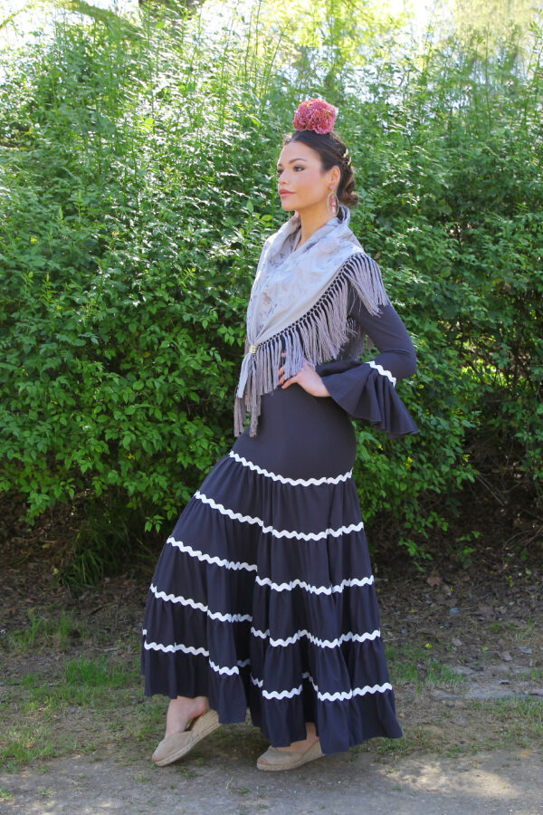 3 Traje de Flamenca Soleá Gris