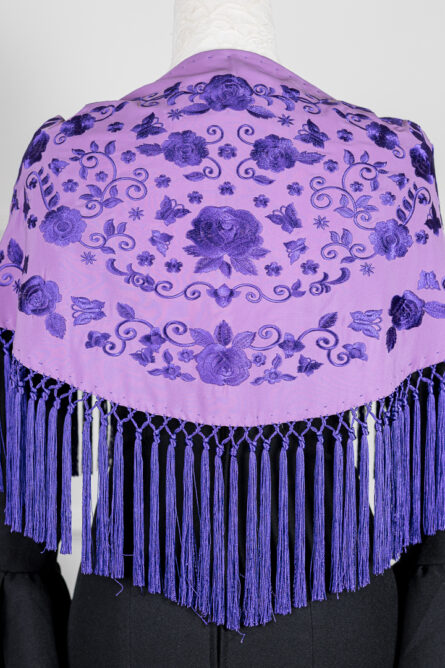 Mantón Carmen Malva bordado en Morado - Imagen 2