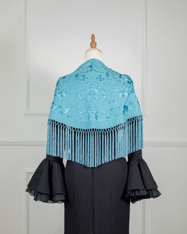 Mantón Carmen Azul bordado en su tono