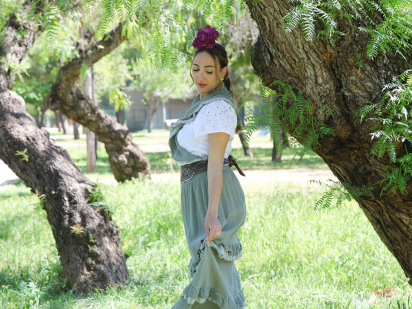 Conjunto de Falda y Piquillo de Bambula con volante de vichy Verde caqui